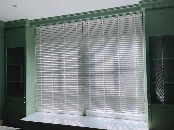 ผลงานการติดตั้งผ้าม่าน ฉากกั้นแอร์ ร้านผ้าม่านสุมาลีดีไซน์ - 11